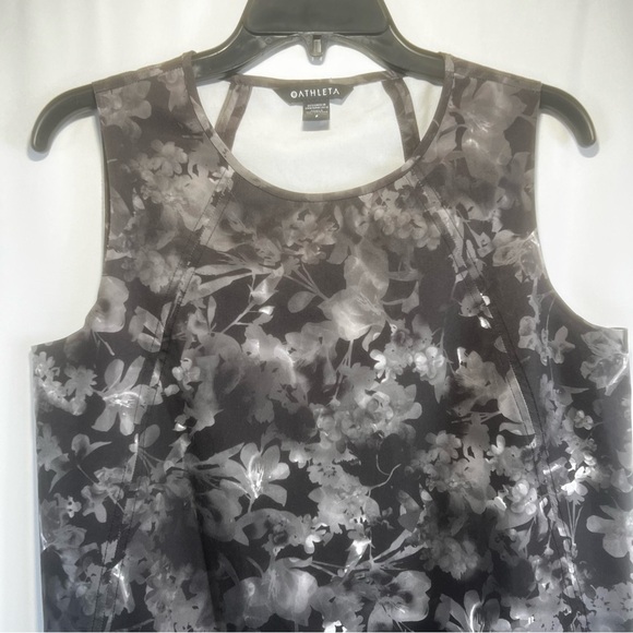 Athleta Women's Zephyr Refined Tank
Top Lumen Floral Size:SP
Sleeveless Black - Picture 5 of 14